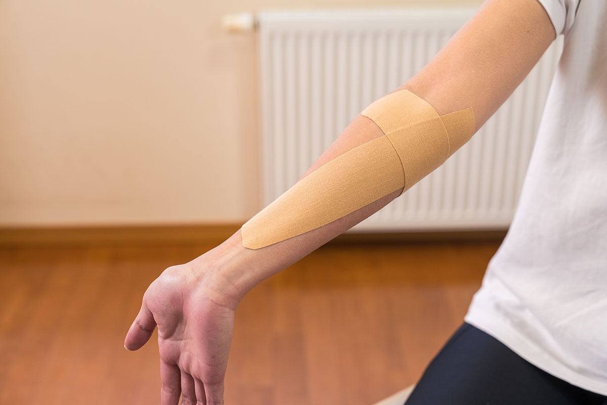 キネシオテープ