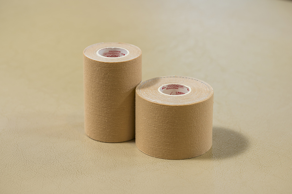 キネシオテープ